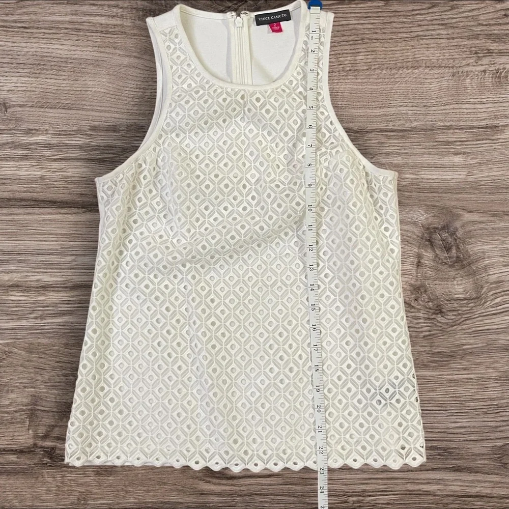 Vince Camuto Cream Sleeveless Tank Top‎ with Feminine Lace Detail Zip Back Sz. 2